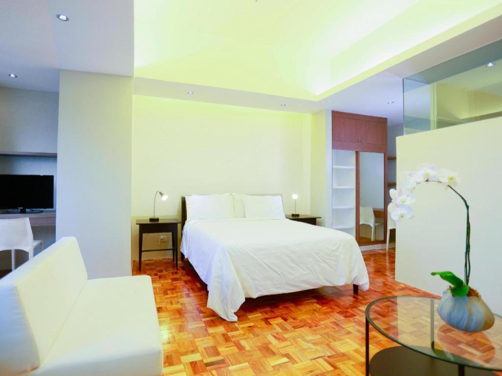 The Victor Hotel Makati City Exterior foto